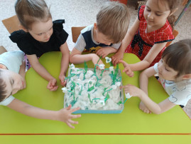 День подснежника День подснежника.